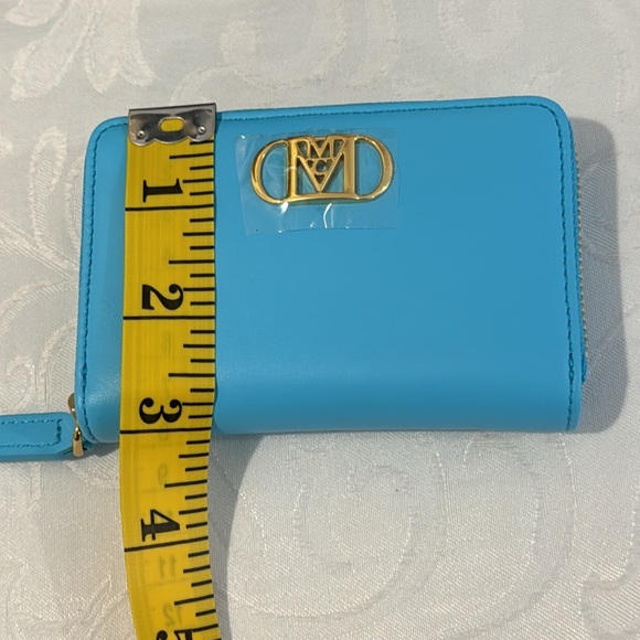 MCM Mode Travia Leather Zip Wallet. - Picture 11 of 14